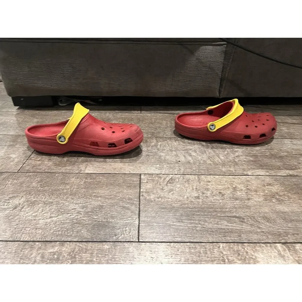 Crocs Classic Shoe Size 10.5 Red - Picture 4 of 13
